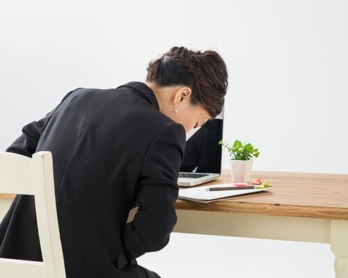 女性